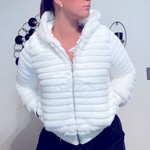 Love Tree Faux Fur All White Hooded Zip Up Jacket